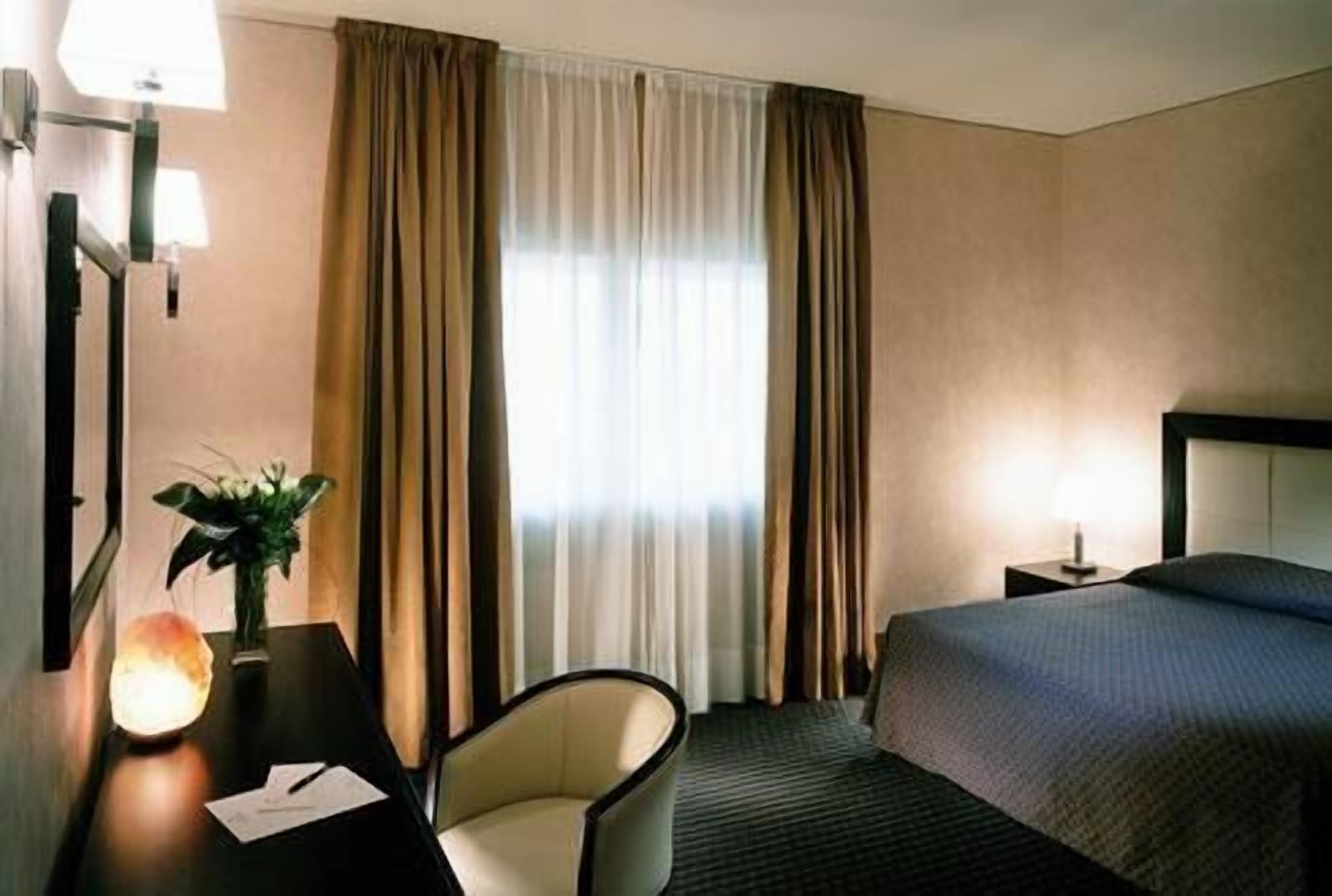 Hotel La Fenice 벨파소 외부 사진