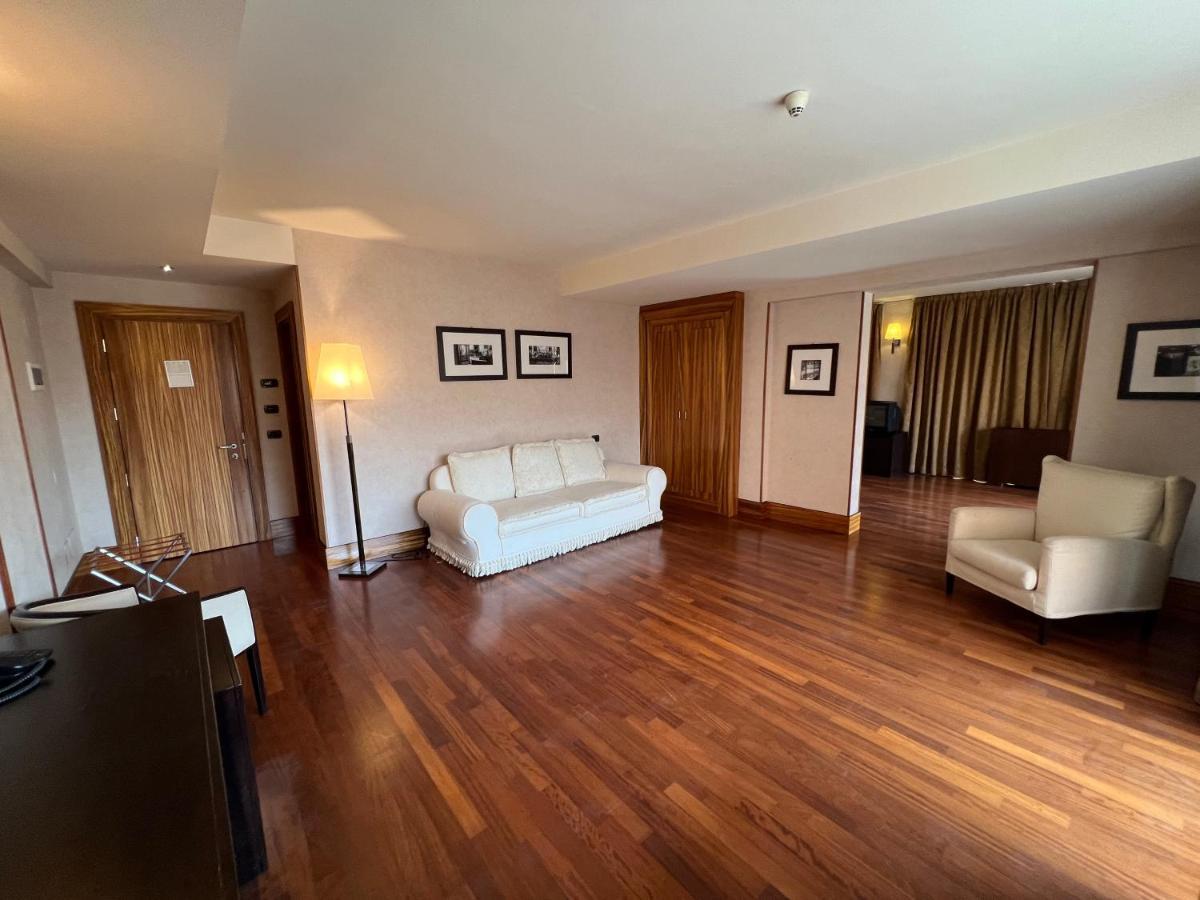 Hotel La Fenice 벨파소 외부 사진
